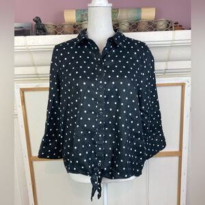 Chicos No Iron Linen Polka Dot Button-Up Shirt hi lo ties at waist (2)
